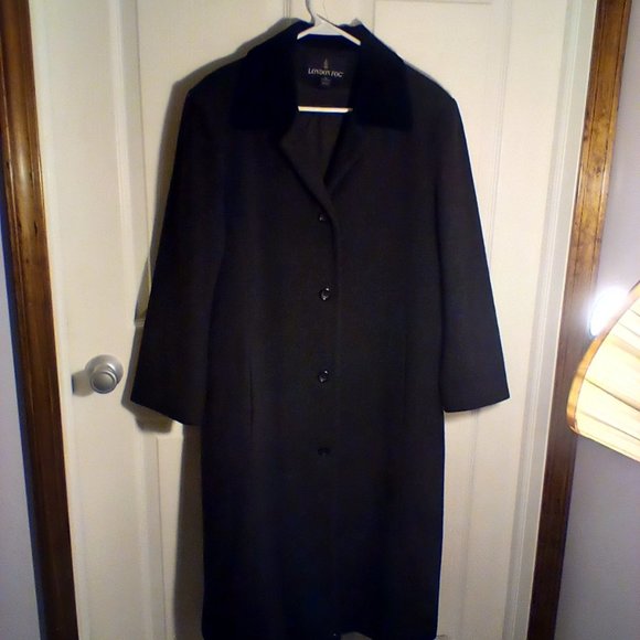 Ladies London Fog dark grey with black velvet collar, size12, nice church coat - Picture 1 of 8